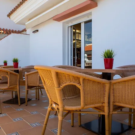 Hotell Diufain 3*
