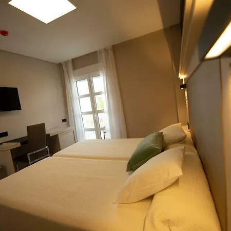 Hotell Diufain 3*