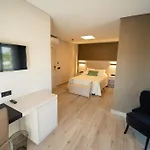 Y Diufain Otel 3*