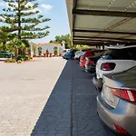Y Diufain Otel 3*