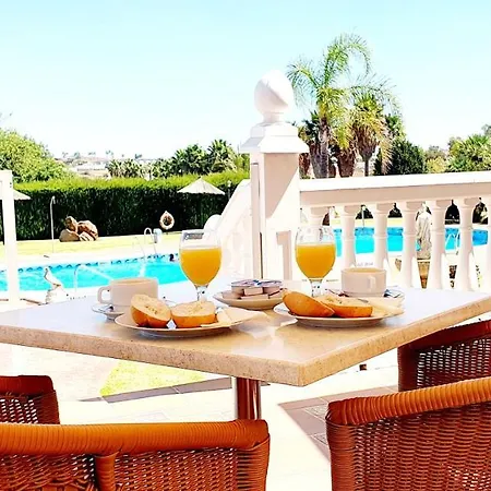 Y Diufain Otel 3*