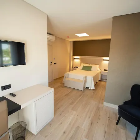 Y Diufain Otel 3*