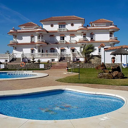 Y Diufain Otel 3*